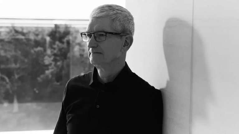 Tim Cook desvela hasta 15 curiosidades sobre Apple y él mismo en una nueva entrevista