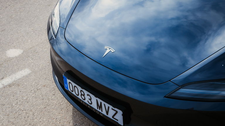 Comprar un Tesla Model 3 en España ahora es más barato que nunca: así puedes conseguirlo por 25.000 euros