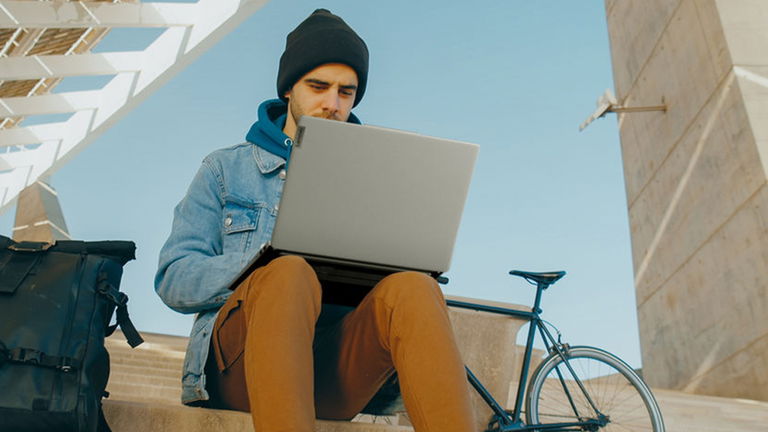 140 euros de descuento para uno de los portátiles mejor terminados: Intel Core Ultra, 512 GB y licencia de Windows 11