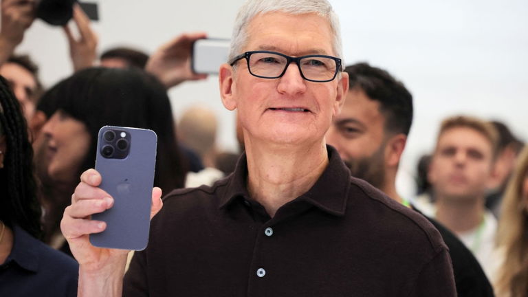 Tim Cook, CEO de Apple: "La IA podría empujar a la sociedad al vacío"