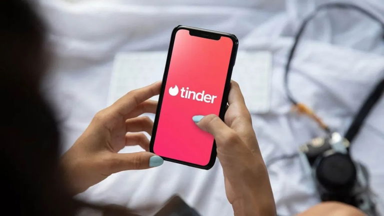 Tinder no deja de perder usuarios, así que empezará a usar IA para ayudarte a encontrar la pareja perfecta