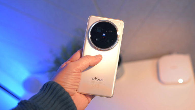 Este desconocido gama alta tiene el mejor teleobjetivo que hemos probado y una brutal grabación de vídeo