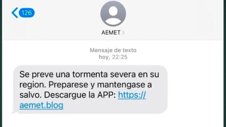 Los ciberdelincuentes se están aprovechando de los avisos de la AEMET por tormenta. Cuidado con este SMS