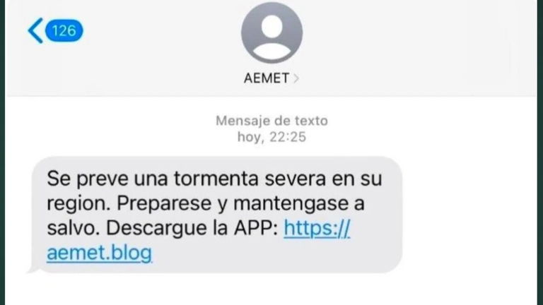 Los ciberdelincuentes se están aprovechando de los avisos de la AEMET por tormenta. Cuidado con este SMS