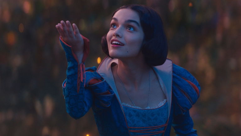 Disney compara el live action de 'Blancanieves' con la original en un nuevo vídeo detrás de las cámaras