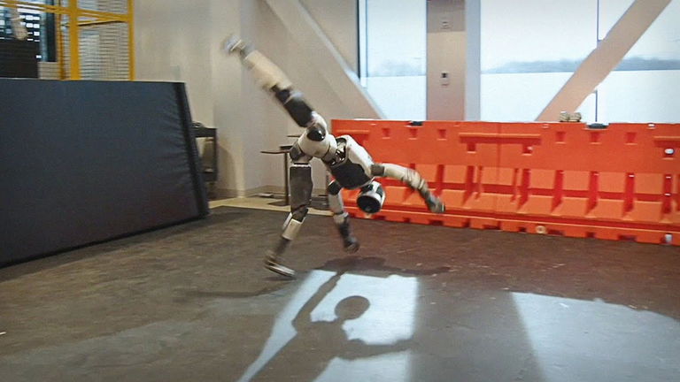 El robot de Boston Dynamics tiene el ritmo en las venas. Lo ha demostrado bailando