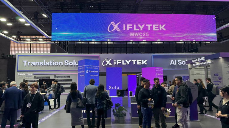 iFLYTEK, el gigante chino que brilló en el MWC 2025 por sus dispositivos con traducción IA