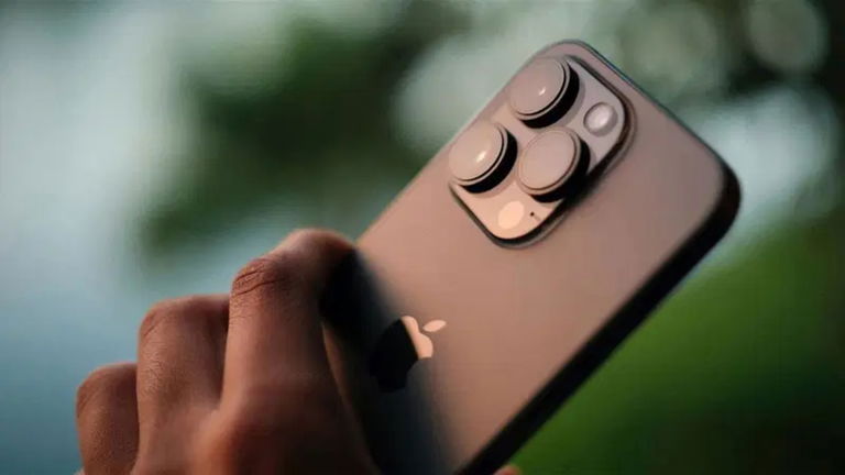 Vuelve el ofertón: este elegante móvil compacto de Apple está a un precio irresistible