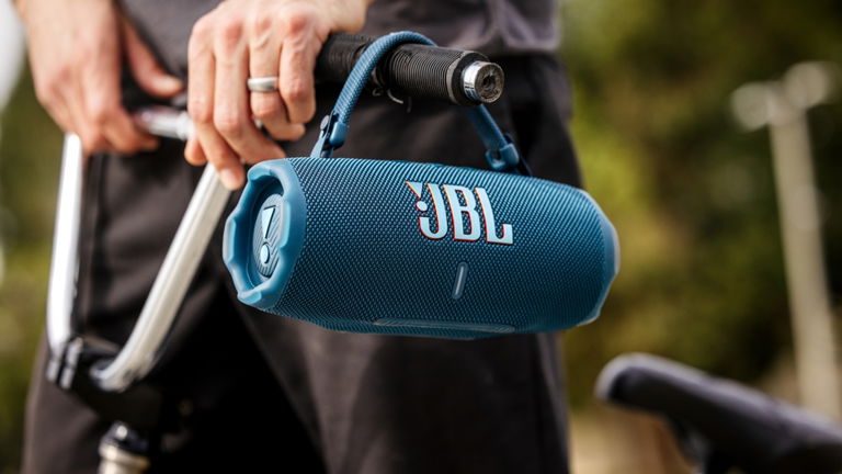 JBL Flip 7 y Charge 6: una renovación que apuesta por la IA, mayor autonomía y más resistencia