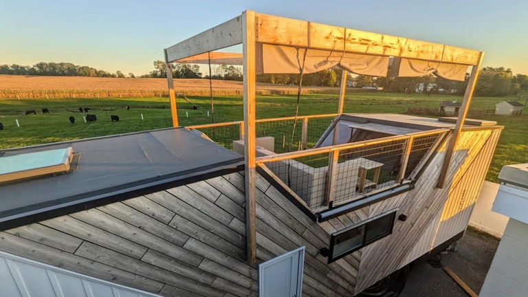 La nueva (y lujosa) casa prefabricada que tiene un estilo revolucionario. Todo es gracias a su terraza en el tejado