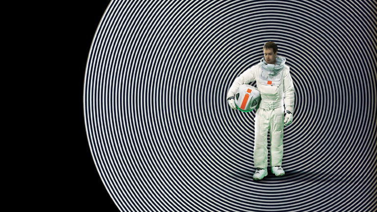 Esta película es como 'Mickey 17' pero llegó más de una década antes, es ciencia ficción de la buena
