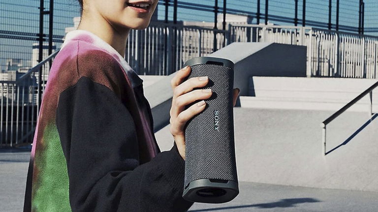 Gran caída para este altavoz inalámbrico de Sony: tiene muchísima potencia y batería para hasta 12 horas