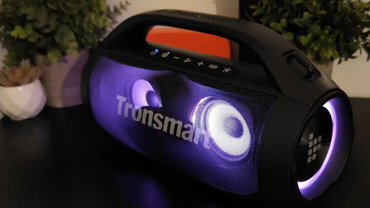 AliExpress tira el precio de este bestial altavoz: trae batería para 24 horas, luces, resistencia al agua y sonido estéreo