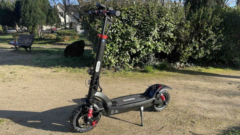 Esta mole con motor de 1000 W y 65 kilómetros de autonomía está de liquidación en AliExpress