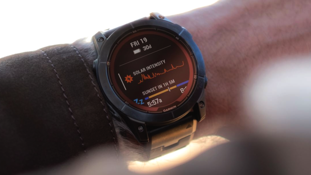 Hunde su precio este smartwatch deportivo de calidad premium: pagos móviles, carga solar y 22 días de batería