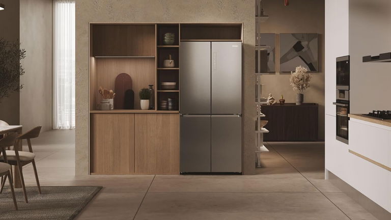 Frigorífico americano en promoción de 150 euros: cuatro puertas, 83 cm de ancho y motor invertir