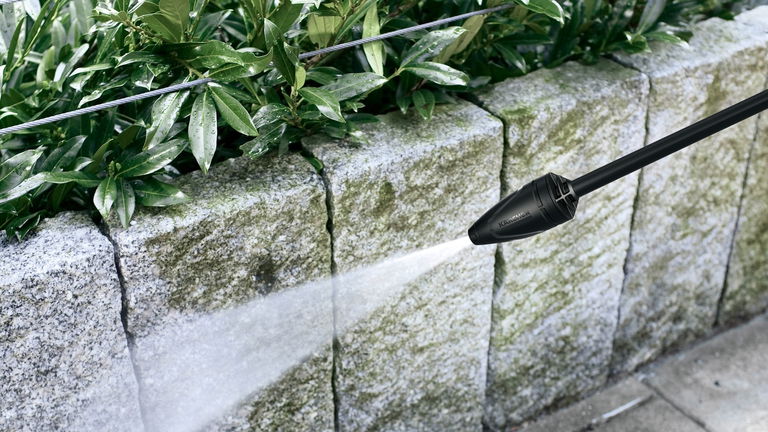 Transforma tu terraza, coche o jardín en minutos con la potencia de esta hidrolimpiadora Kärcher