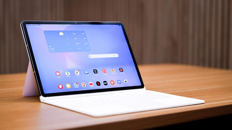 Es la tablet de gama alta más nueva de Samsung y ya está más barata: alta potencia, S Pen y 10090 mAh