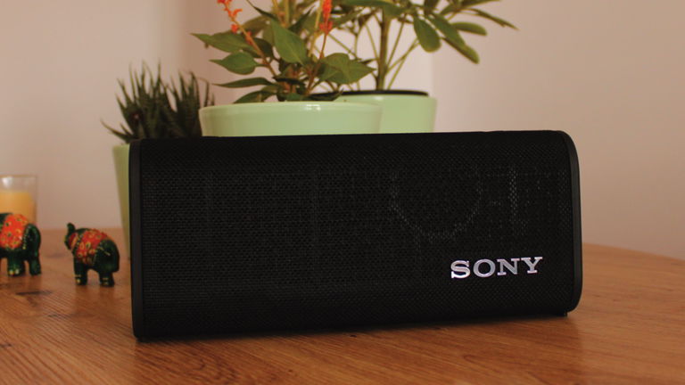 Potencia, resistencia y 24 horas de batería: este altavoz Sony en oferta me encanta y te explico por qué