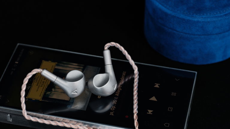 Astell & Kern Luna: auriculares in-ear con driver planar magnético y un precio tan astronómico como su nombre