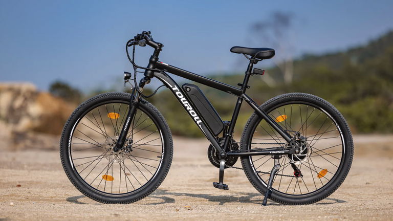 Gran caída de precio para esta bicicleta eléctrica de ciudad y montaña: potencia, amortiguación y autonomía
