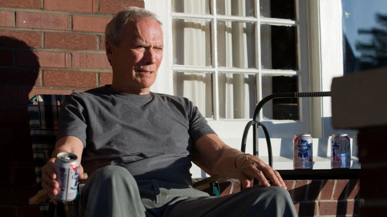 No, Clint Eastwood no ha echado pestes contra Hollywood y sus remakes, aunque no le faltaría razón