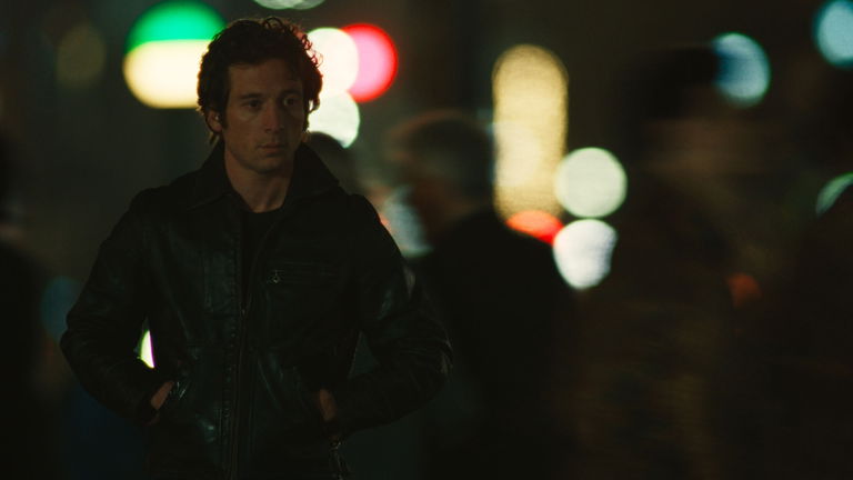 De los fogones al escenario: Jeremy Allen White es Bruce Springsteen en el primer tráiler (y póster) de 'Deliver Me From Nowhere'