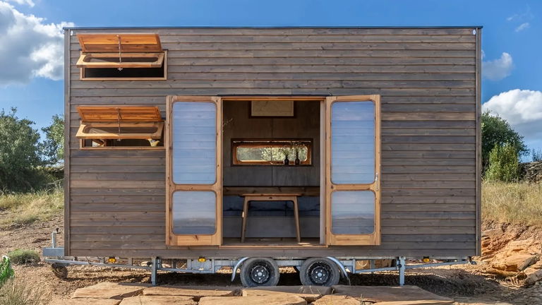 La casa prefabricada encantadora perfecta para ir de viaje es una realidad: es independiente de la red eléctrica