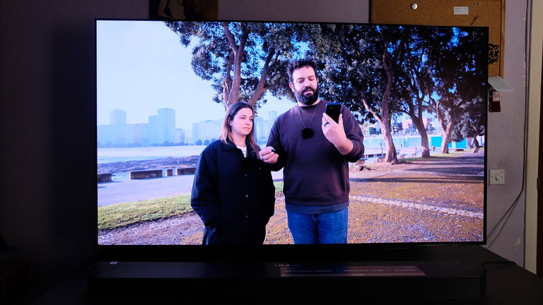Análisis Samsung S95F y barra de sonido Samsung QN90F: un tándem perfecto para ganar la batalla a mejor televisor del año