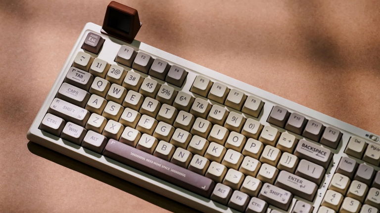 Es de EPOMAKER y su precio se ha desplomado: todo el mundo está comprando este exclusivo teclado mecánico