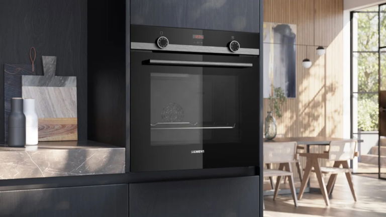 Calor uniforme, limpieza fácil y diseño premium: este horno Siemens está a precio mínimo y es una joya de la eficiencia