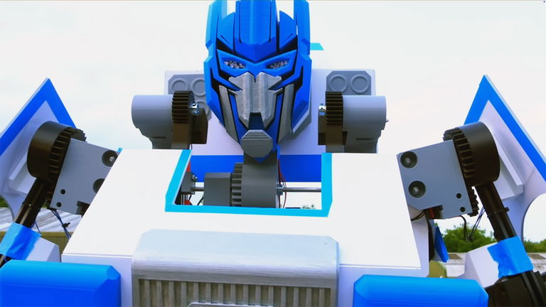 Los Transformers son una realidad: crean un coche capaz de convertirse en robot