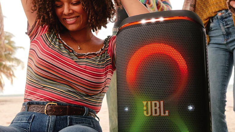 Este JBL es el altavoz Bluetooth que falta en tus fiestas: potencia, luces, 12 horas de batería y descuentazo
