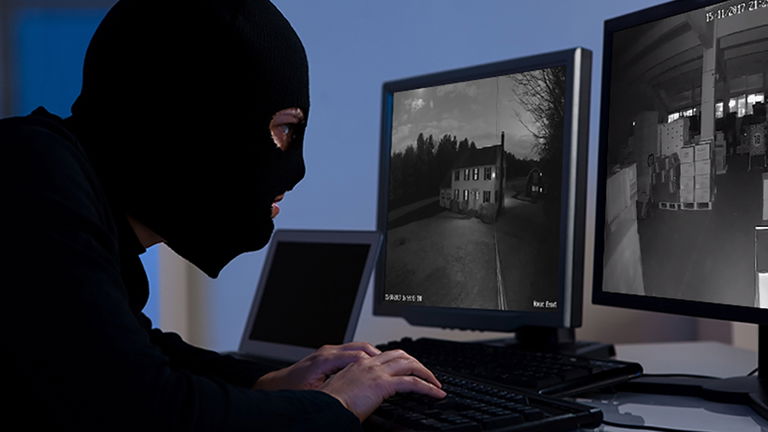 La cámara de vigilancia que usas en casa podría estar usándose para vigilarte: más de 40.000 modelos emiten contenido de forma insegura