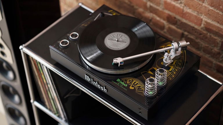 Si eres fan de Elvis, de Sun Records y te sobran 7.400 euros, este tocadiscos es para ti