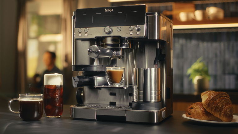 Ninja lanza en España su cafetera 3 en 1 que "aprende" con cada café