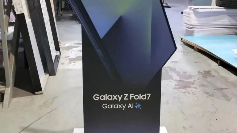 Así de espectacular será el Samsung Galaxy Z Fold7: estas son sus primeras imágenes "reales" en un tótem publicitario