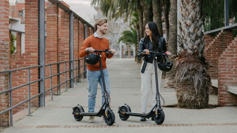 Motor potente, ruedas que no se pinchan y hasta 55 km de autonomía: este patinete baja de precio y es más tentador que nunca