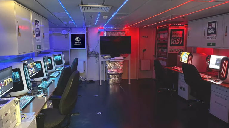 Un portaaviones británico instala 12 PCs gaming para que su tripulación se relaje en los despliegues