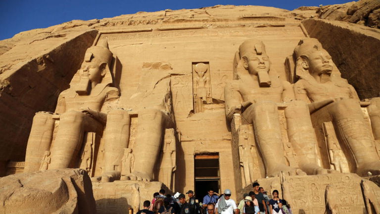 El faraónico rescate del templo de Abu Simbel: 265.000 toneladas trasladadas piedra a piedra para evitar su desaparición
