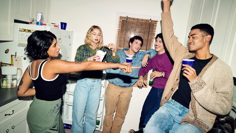 Disney+ acaba de estrenar la que quiere ser su propia 'Friends'