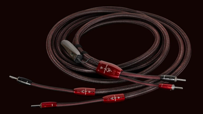 Este cable de casi 5.000 euros promete "domar a los electrones" para mejorar tu sonido