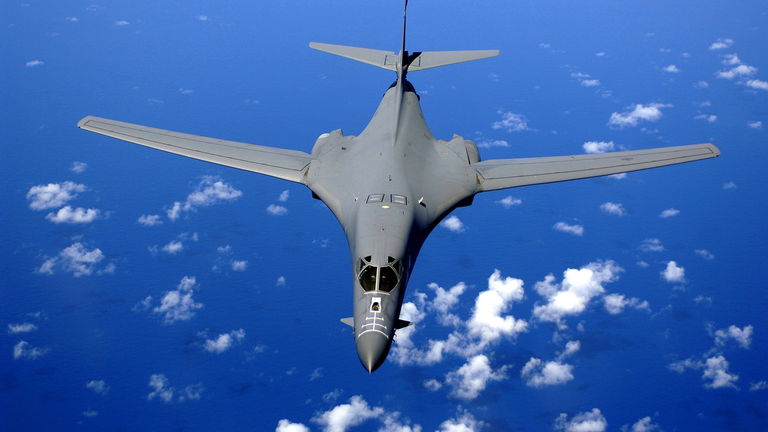 Estados Unidos prepara sus bombarderos más antiguos para la guerra del futuro