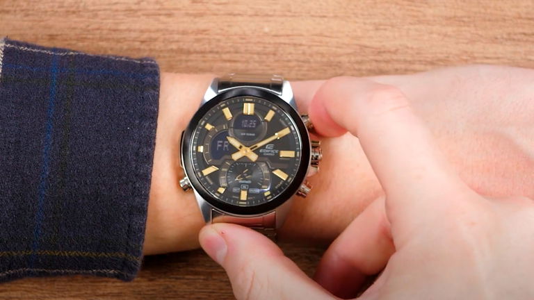 El Casio que parece salido de los circuitos: precisión japonesa, conectividad inteligente y espíritu automovilístico