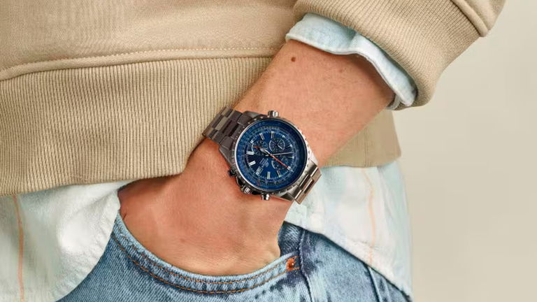 Este Casio no es un reloj, es una herramienta de cálculo inspirada en la aviación clásica