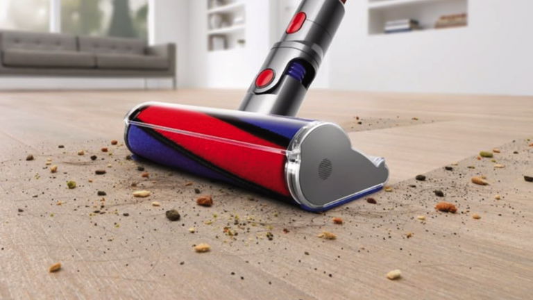 Esta aspiradora sin cables Dyson toca fondo: alta potencia, 6 accesorios y 100 euros de descuento