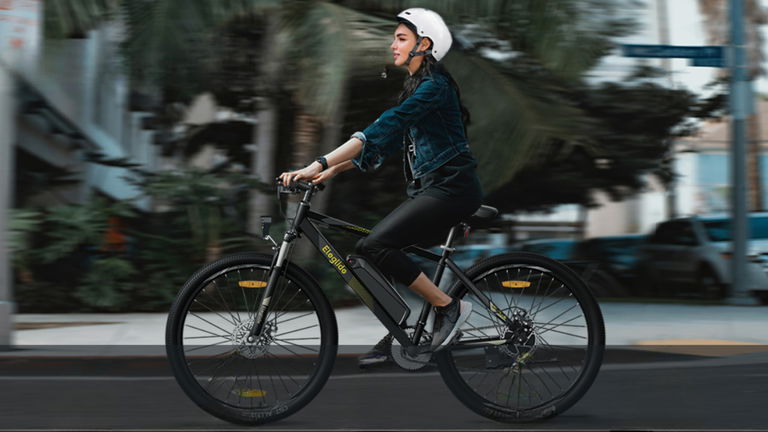 La bicicleta eléctrica más vendida de Amazon hunde su precio: con 100 km de autonomía y 21 velocidades