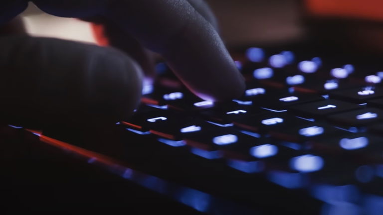 Locura de portátil por 200 euros menos: 32 GB de RAM, Ryzen AI 9 y RTX 5070