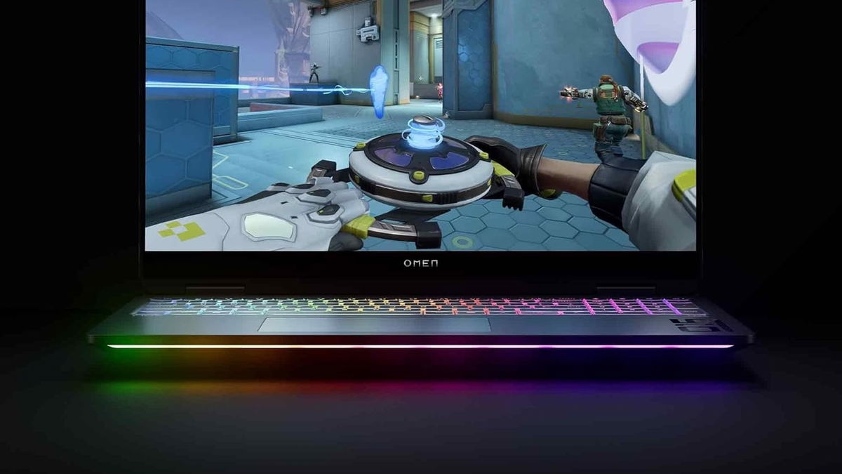 Casi 700 euros menos por el portátil definitivo: pantalla de 240 Hz, 32 GB de RAM y gráfica RTX 5070 Ti