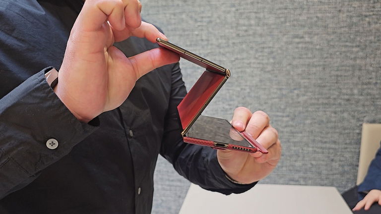 Huawei calienta la guerra de los plegables: el Mate XT 2 llegaría con tres pantallas, cámara con apertura variable y conexión satelital